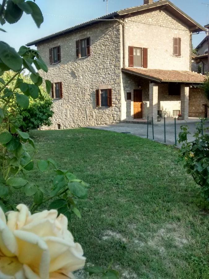 La Pomella Villa Ponte Nizza Bagian luar foto